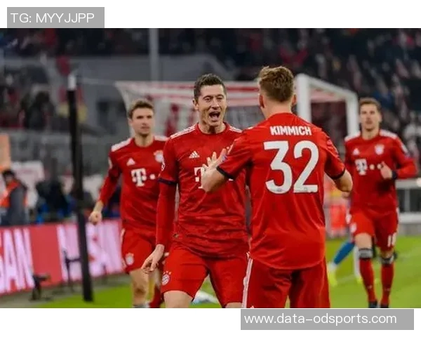 莱万欧冠表现惊艳10场打入12球射手榜领跑金靴有望稳固